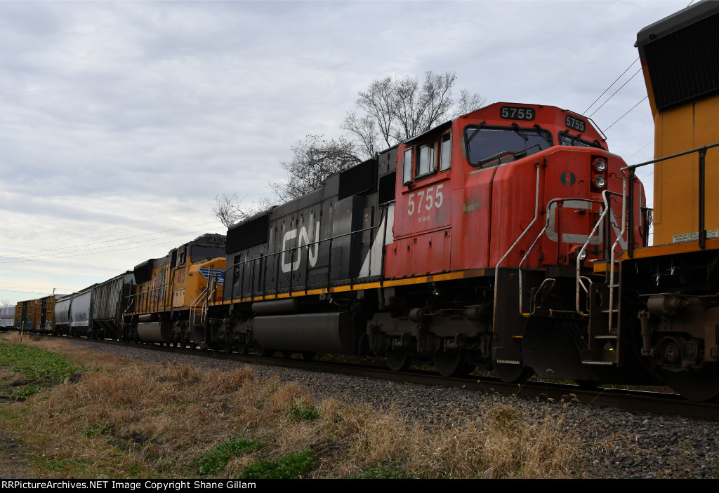 CN 5755 Roster shot